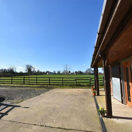 Oak Tree Stables Cottage Birmingham Exterior foto